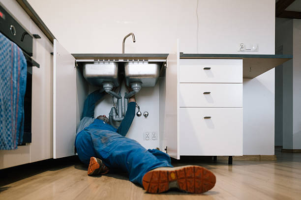 Professional Leak Detection technician working in Amo, IN